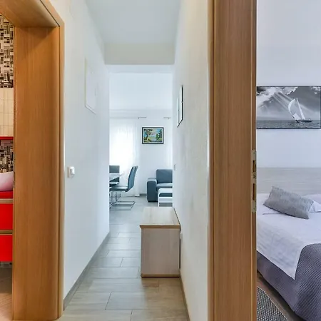 Apartament Crowonder Luxury Vir- 6 New For Families With Playground For Kids Vir