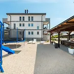 דירה Crowonder Luxury Vir- 6 New For Families With Playground For Kids *