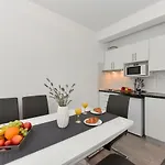 דירה Crowonder Luxury Vir- 6 New For Families With Playground For Kids ויר