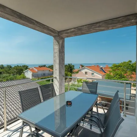 Apartment Crowonder Luxury Vir- 6 New For Families With Playground For Kids Vir