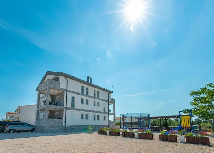 Crowonder Luxury Vir- 6 New For Families With Playground For Kids Apartman