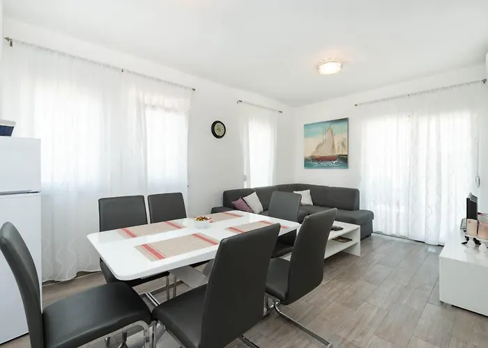 Apartman Crowonder Luxury Vir- 6 New For Families With Playground For Kids *