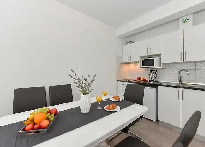 Apartman Crowonder Luxury Vir- 6 New For Families With Playground For Kids Vir
