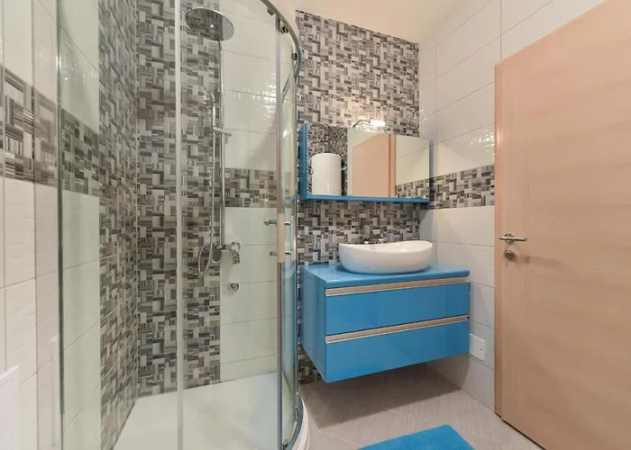 Crowonder Luxury Vir- 6 New For Families With Playground For Kids Apartman Vir