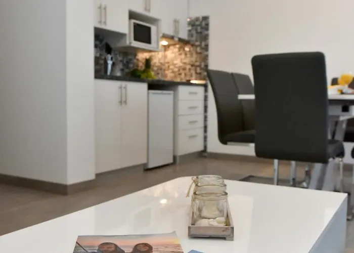 Apartman Crowonder Luxury Vir- 6 New For Families With Playground For Kids Vir